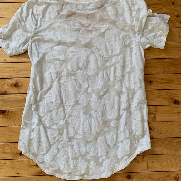 5/$20 Babaton Sami White Floral T-shirt - Picture 5 of 6
